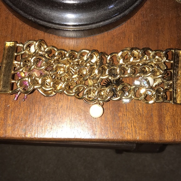 Betsey Johnson nutcracker charm bracelet New - Picture 11 of 15